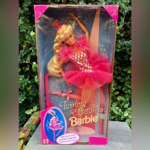 Twirling Ballerina Barbie 1995 vintage never removed from box